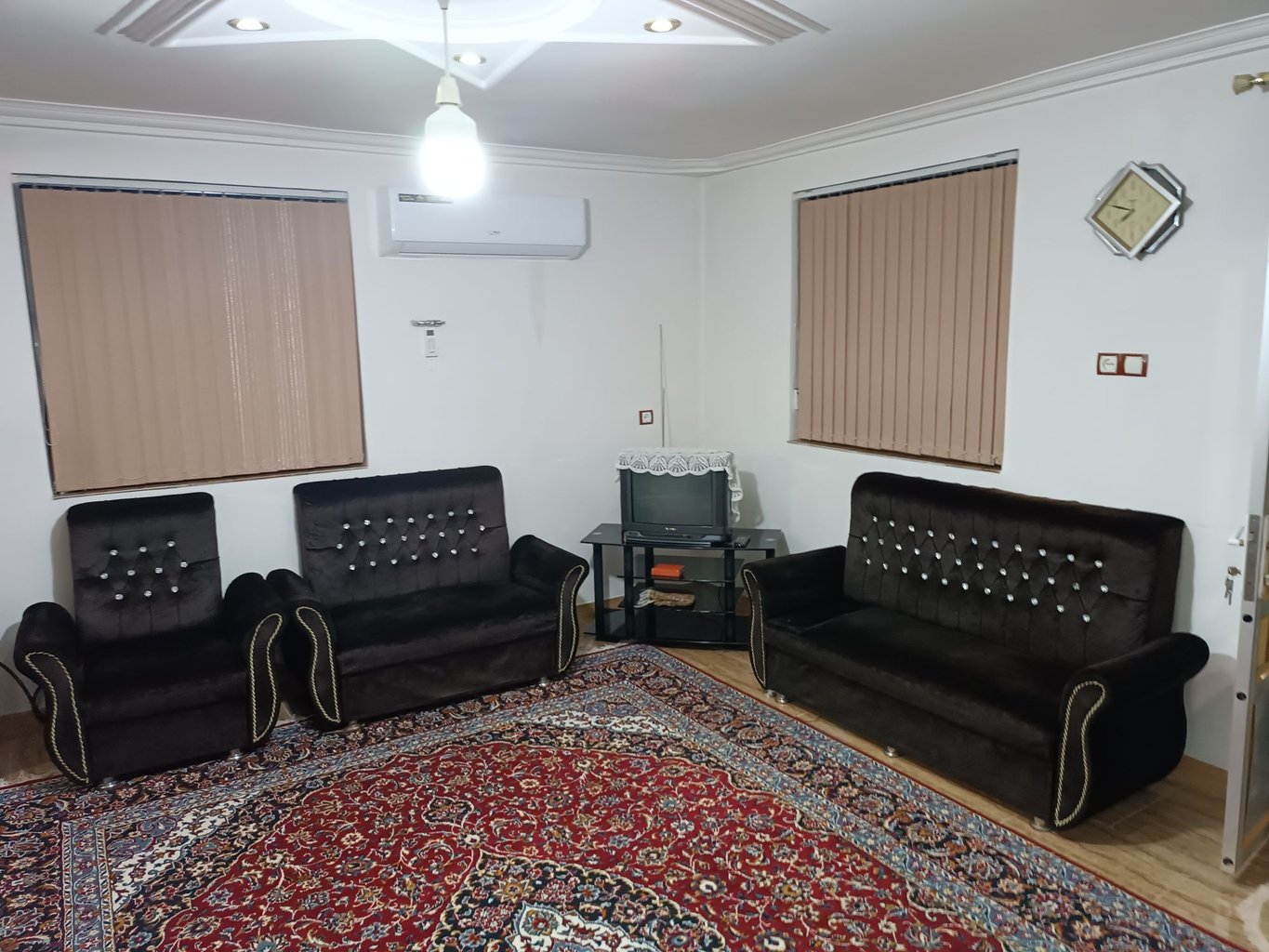 یک خوابه گلبرگ 10