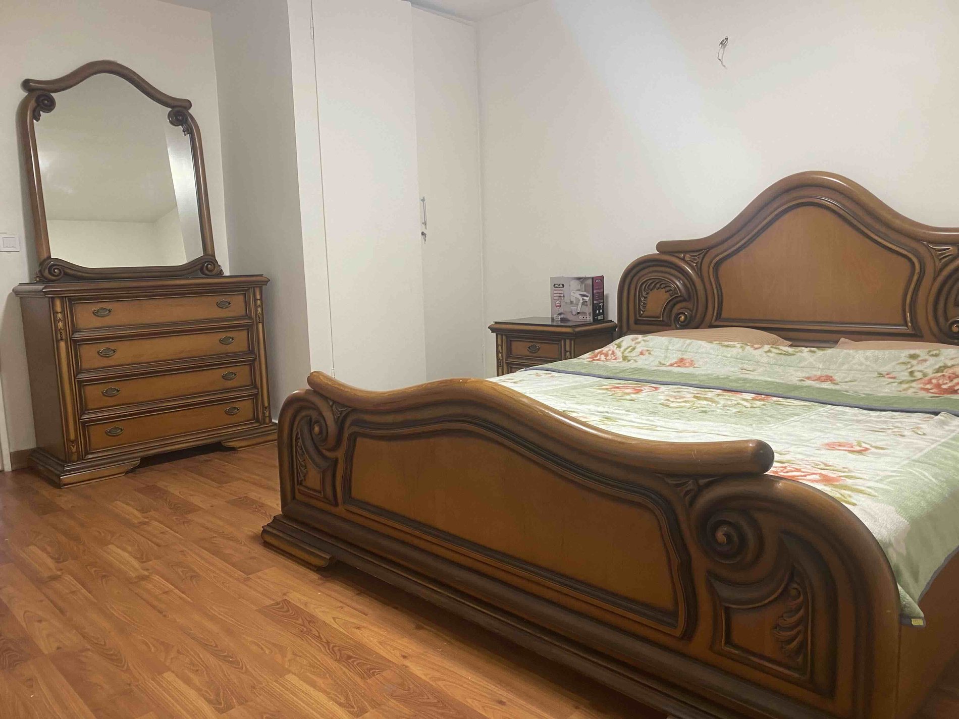 آپارتمان سه خوابه سعادت آباد