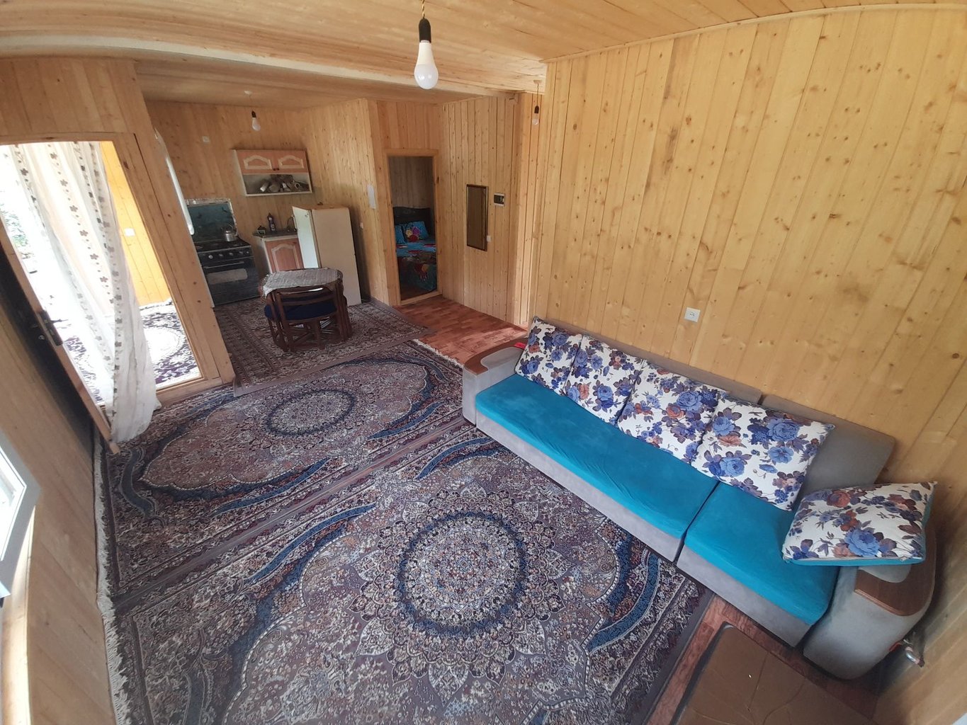 کلبه دو خوابه چوبی رایان