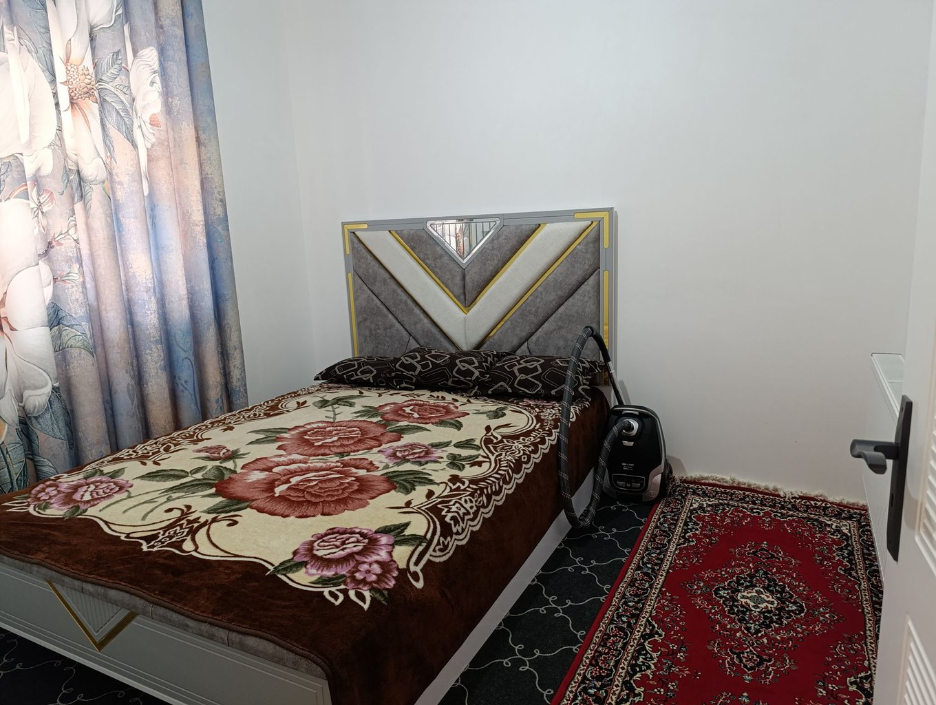 سوئیت یک خوابه روستایی کریمی - اتاق