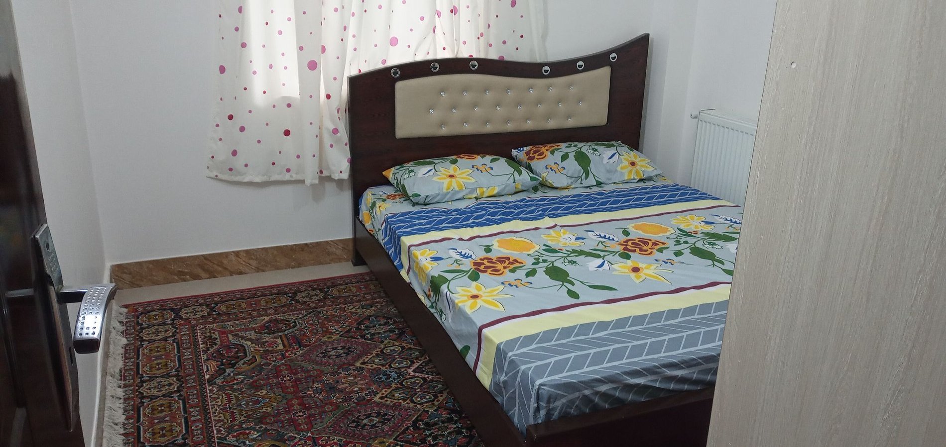 آپارتمان یک خوابه یسنا 1