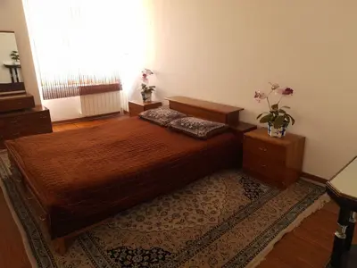 آپارتمان سه خوابه شریعتی 84