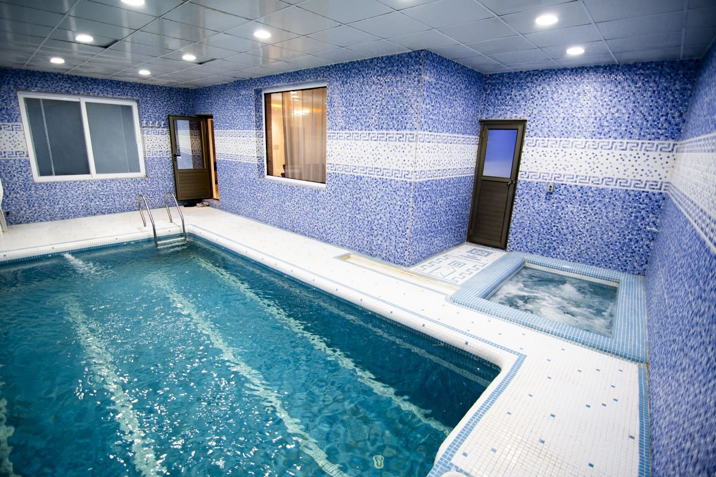 سه خوابه استخردار آبگرم آرامش 6