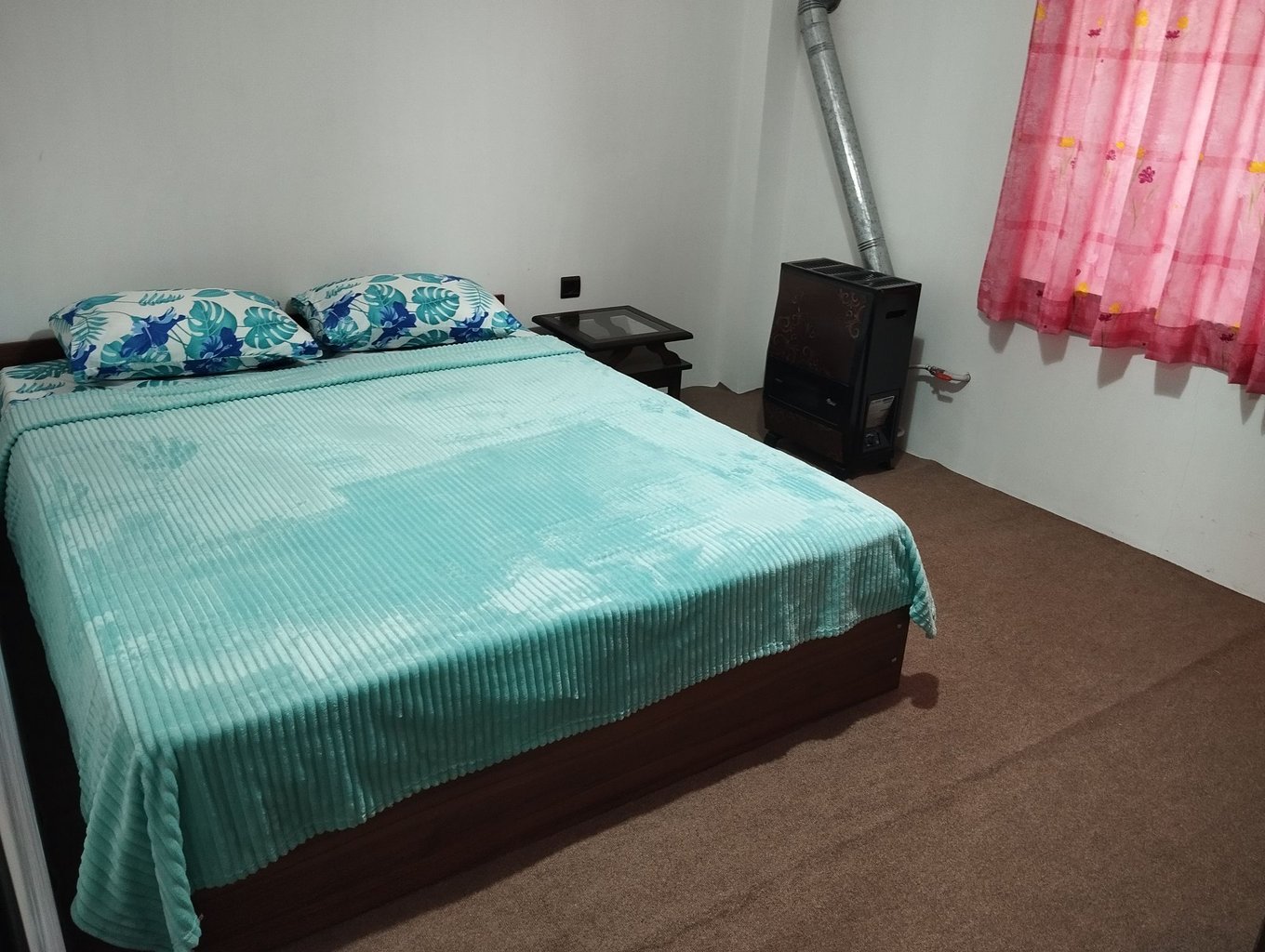 ویلا دوخوابه جنگلی حسن پور - اتاق خواب با تخت دونفره