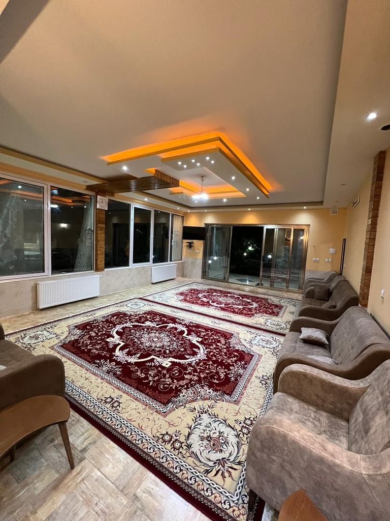 ویلا دوخوابه استخردار آبگرم زاینده رود