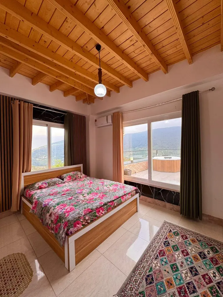 ویلا چهارخوابه استخردار آبگرم عمارت داریوش