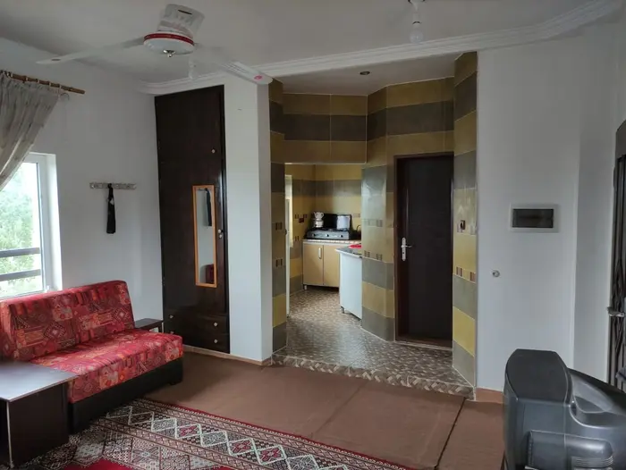 سوئیت فلت خورشیدکلا - همان اتاق و آشپزخانه