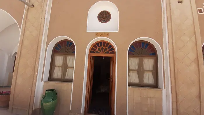 بوم گردی میرزاتقی - واحد نشیمن