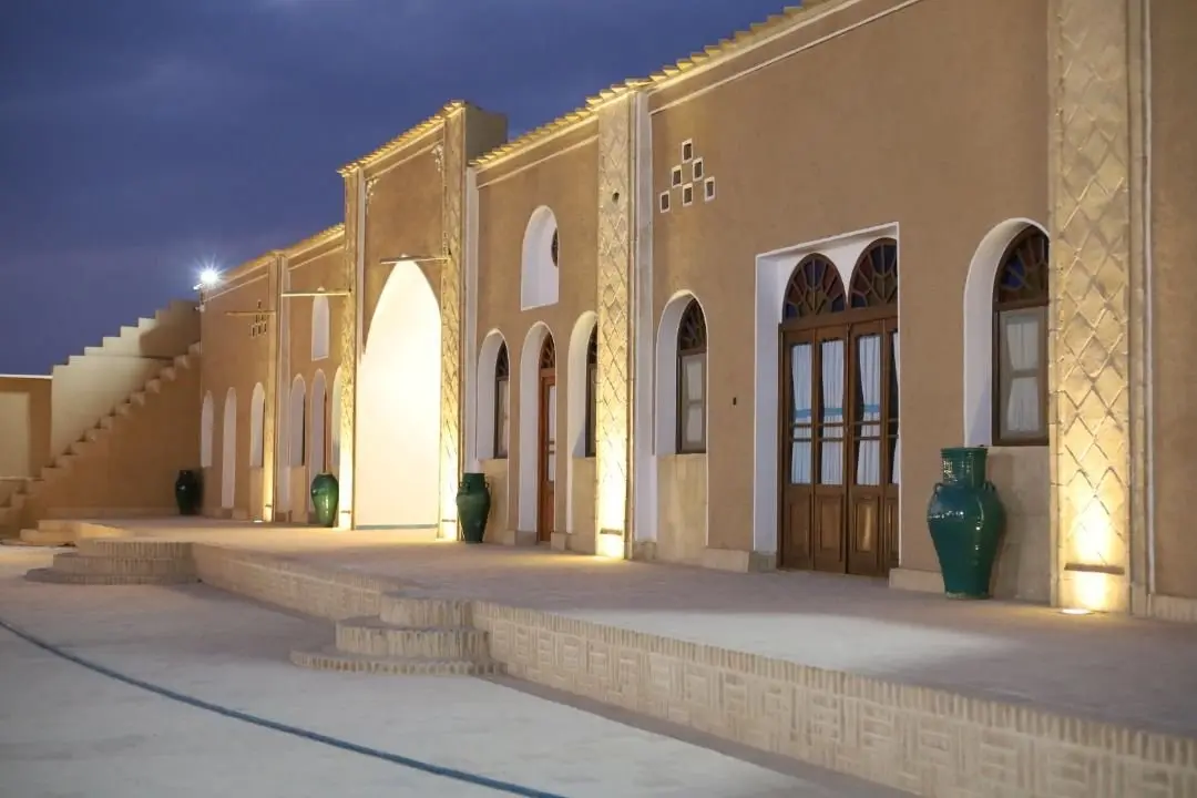 بوم گردی میرزاتقی - واحد نشیمن