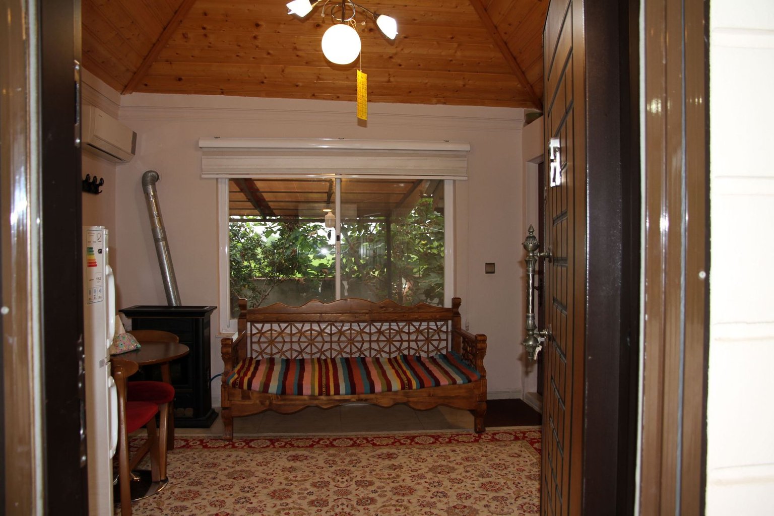 کلبه دوخوابه سوئیسی چوبی دواج