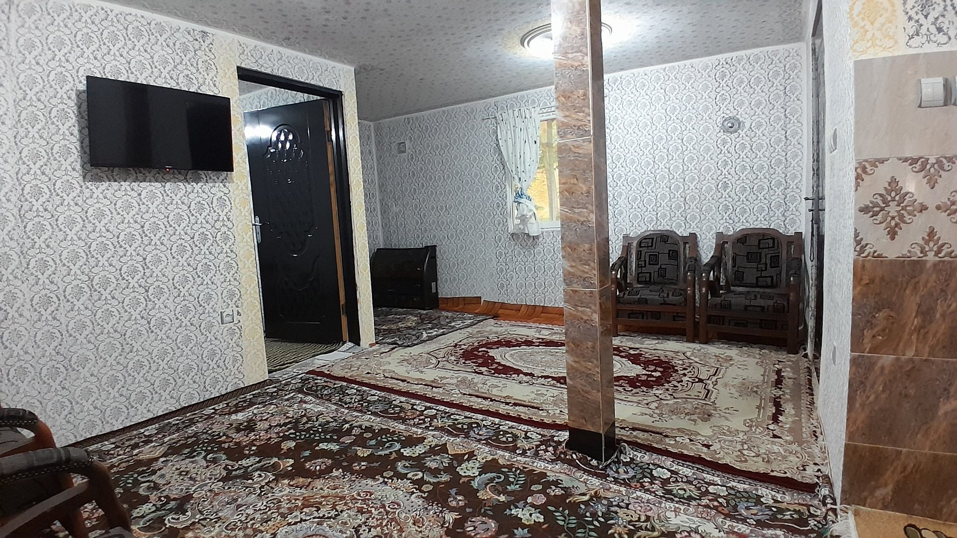 کلبه یک خوابه چوبی جنگلی باران