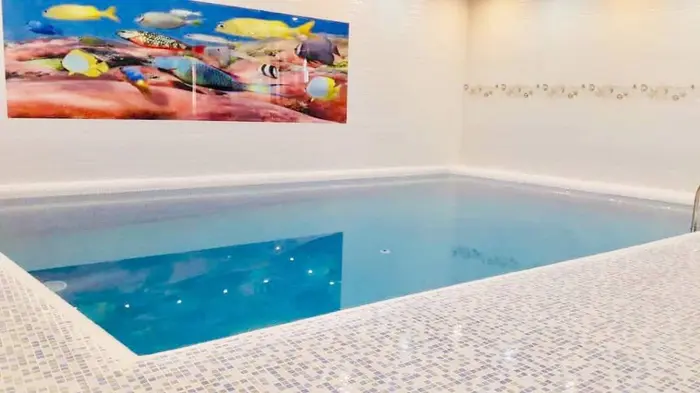 ویلا دوخوابه استخردار آبگرم پدر