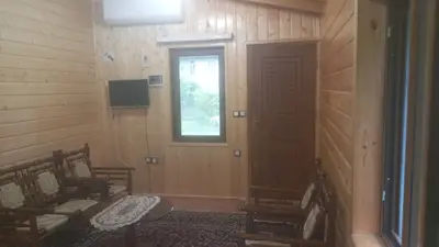 کلبه دوخوابه چوبی ویسادار