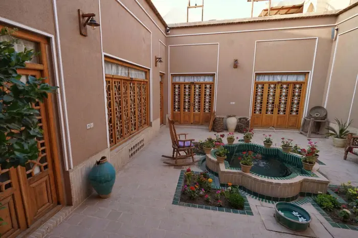 بوم گردی خانه مفیدی - واحد بهانه‌های مانوس - مم