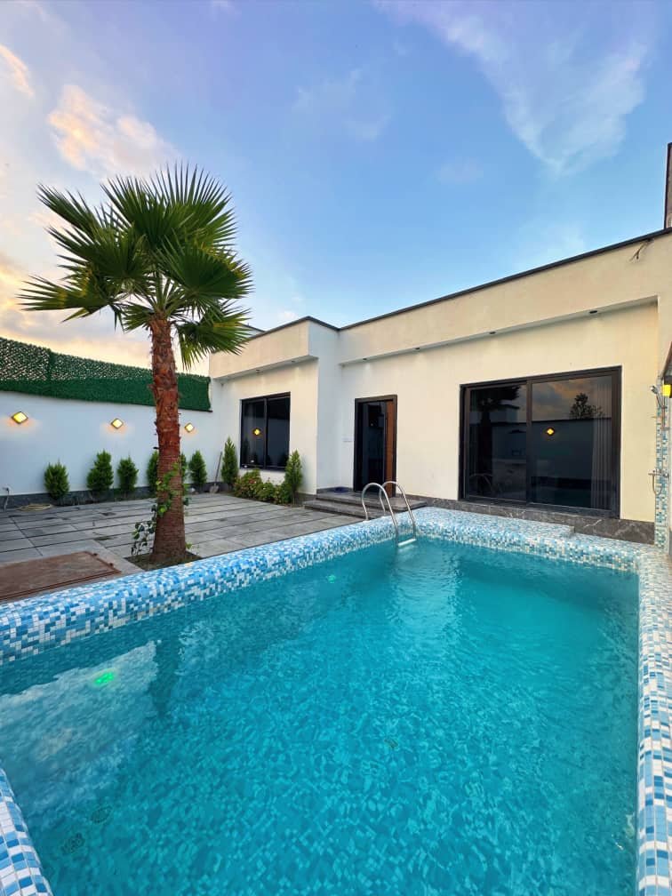 دوخوابه استخردار آبگرم صدف سفید