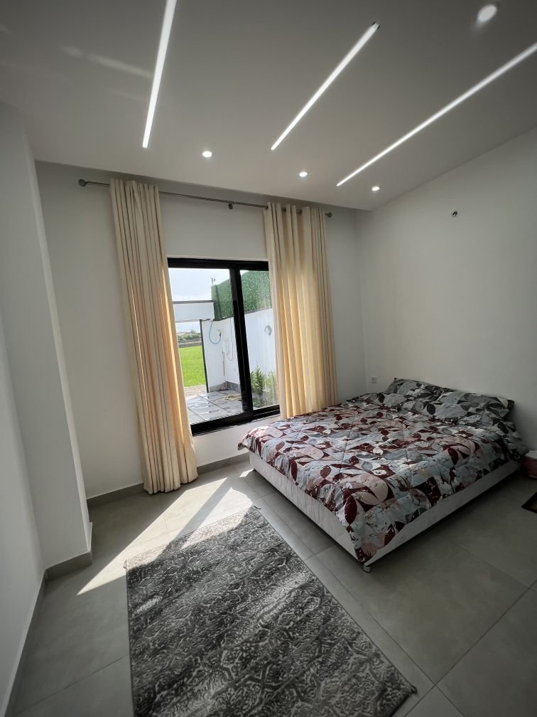 ویلا دوخوابه استخردار آبگرم صدف سفید