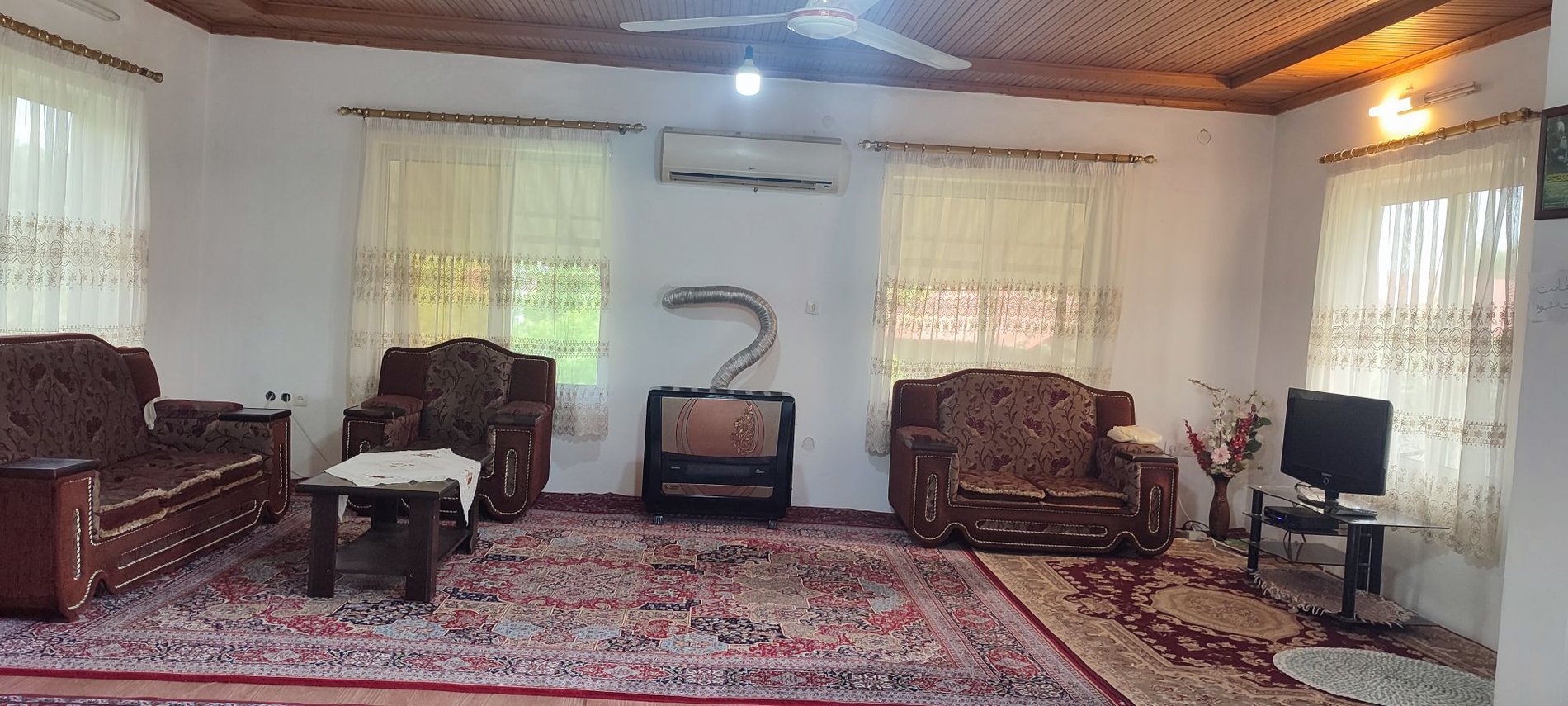 کلبه دوخوابه جنگلی داربار 2 - پذیرایی
