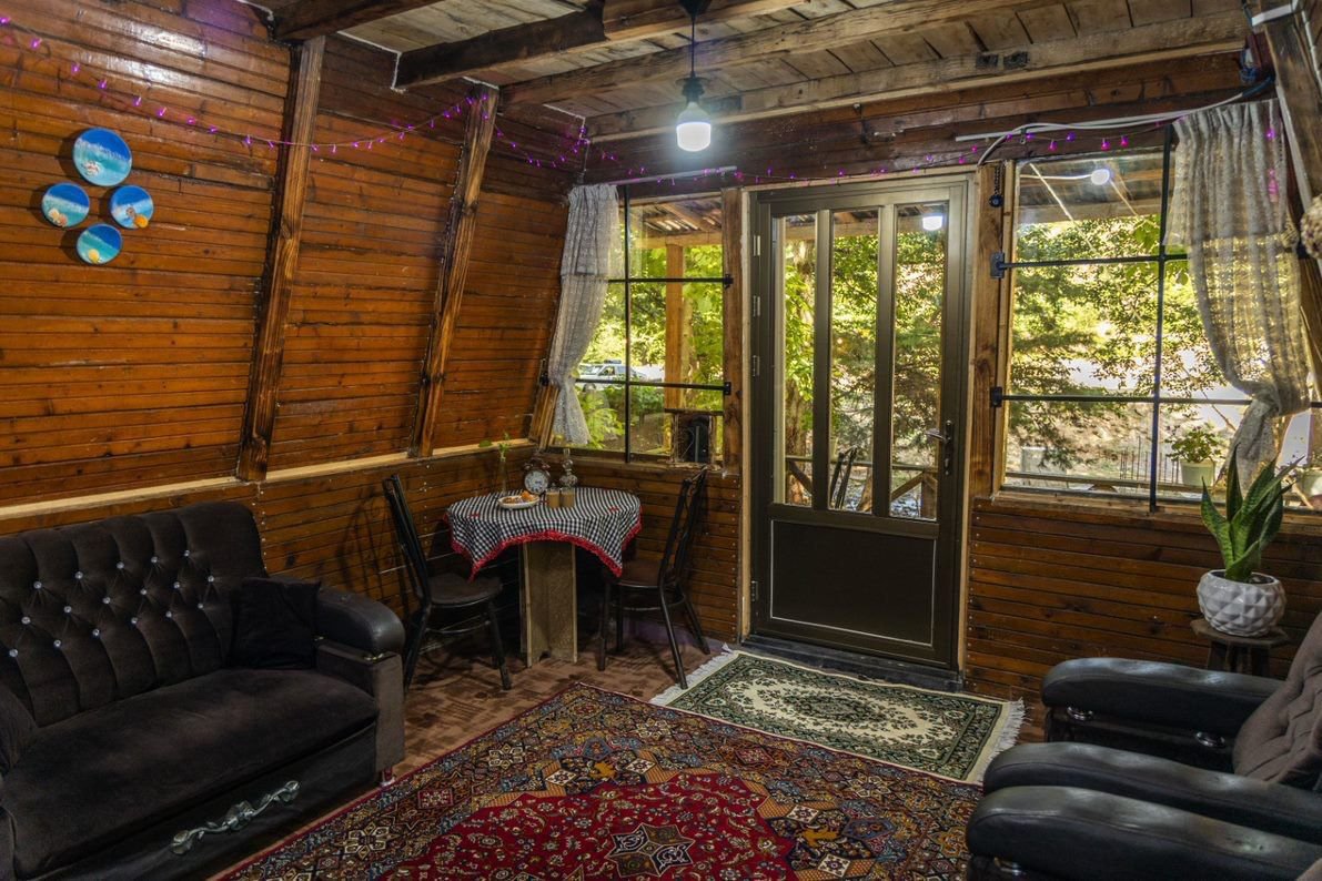 یک خوابه چوبی خورشید