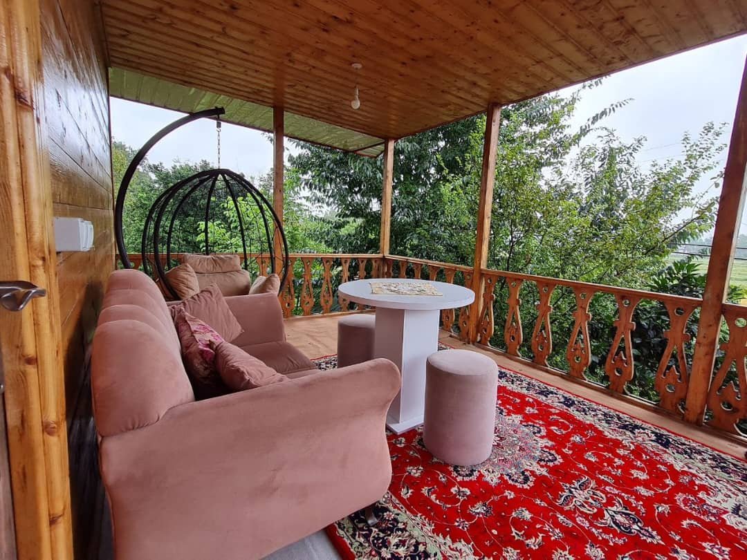 کلبه دوخوابه چوبی خرم