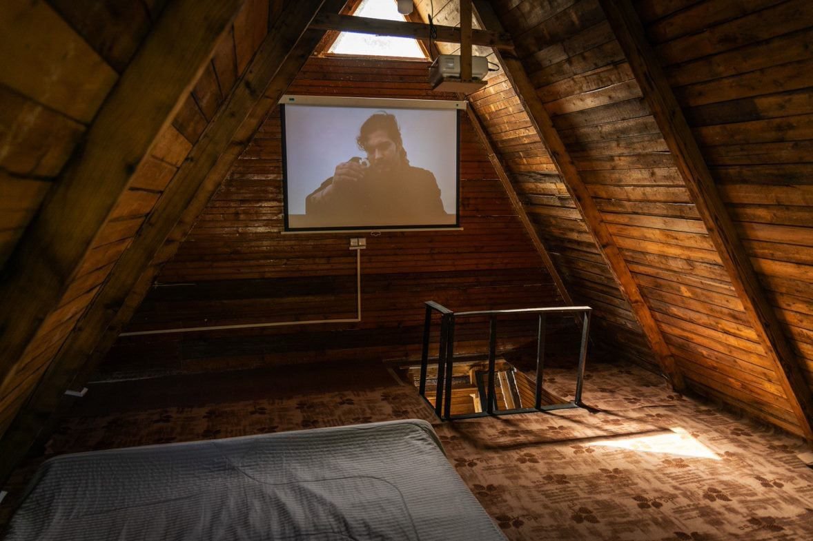 یک خوابه چوبی خورشید