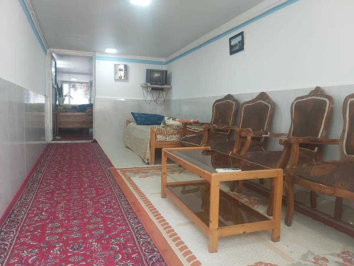 سوئیت دوخوابه ساحلی المهدی - اتاق پذیرایی وتخت یک نفر جای خواب مهمان اضافه