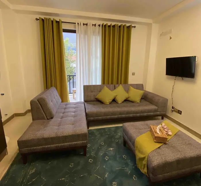 مازیار - اتاق ۸ جنوبی - نمای تراس از پذیرایی