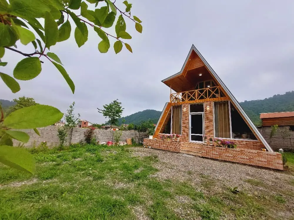 کلبه یک خوابه جنگلی خزان - کلبه چوبی حیاط دار (دربست)