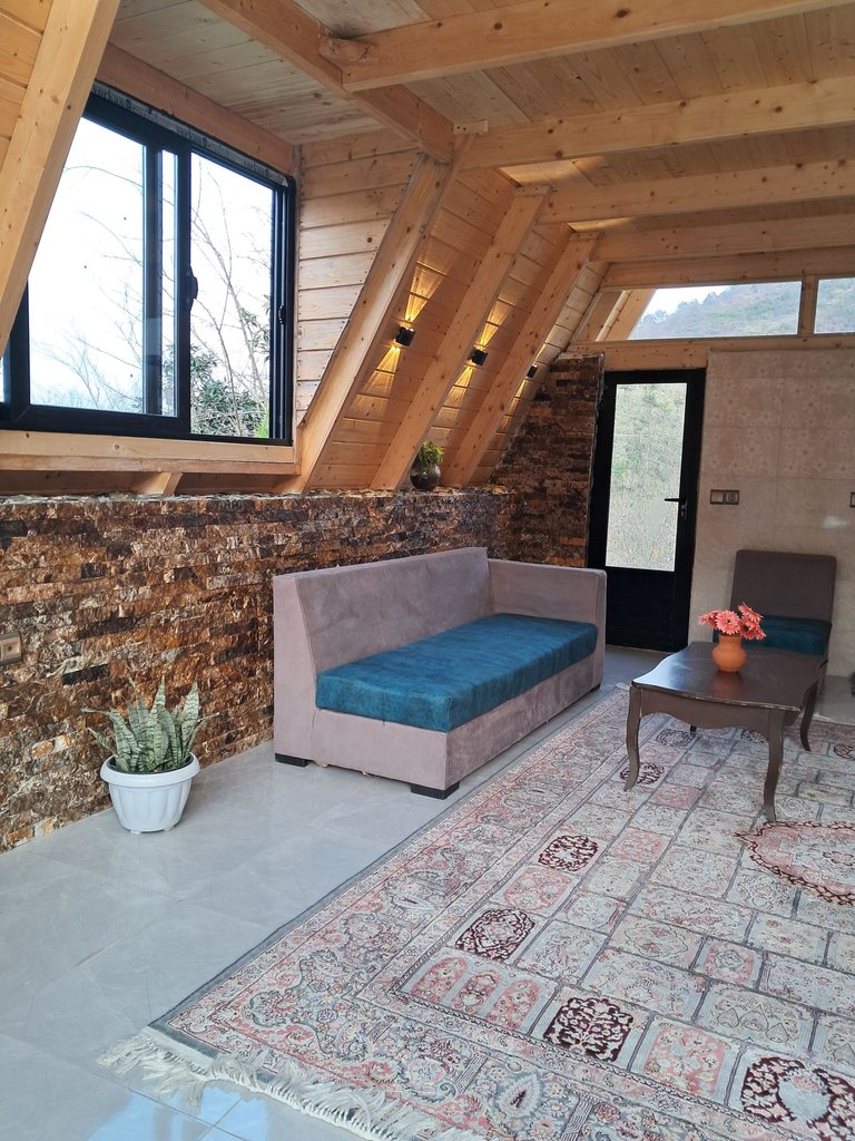 کلبه یک خوابه سوئیسی جنگلی شریف