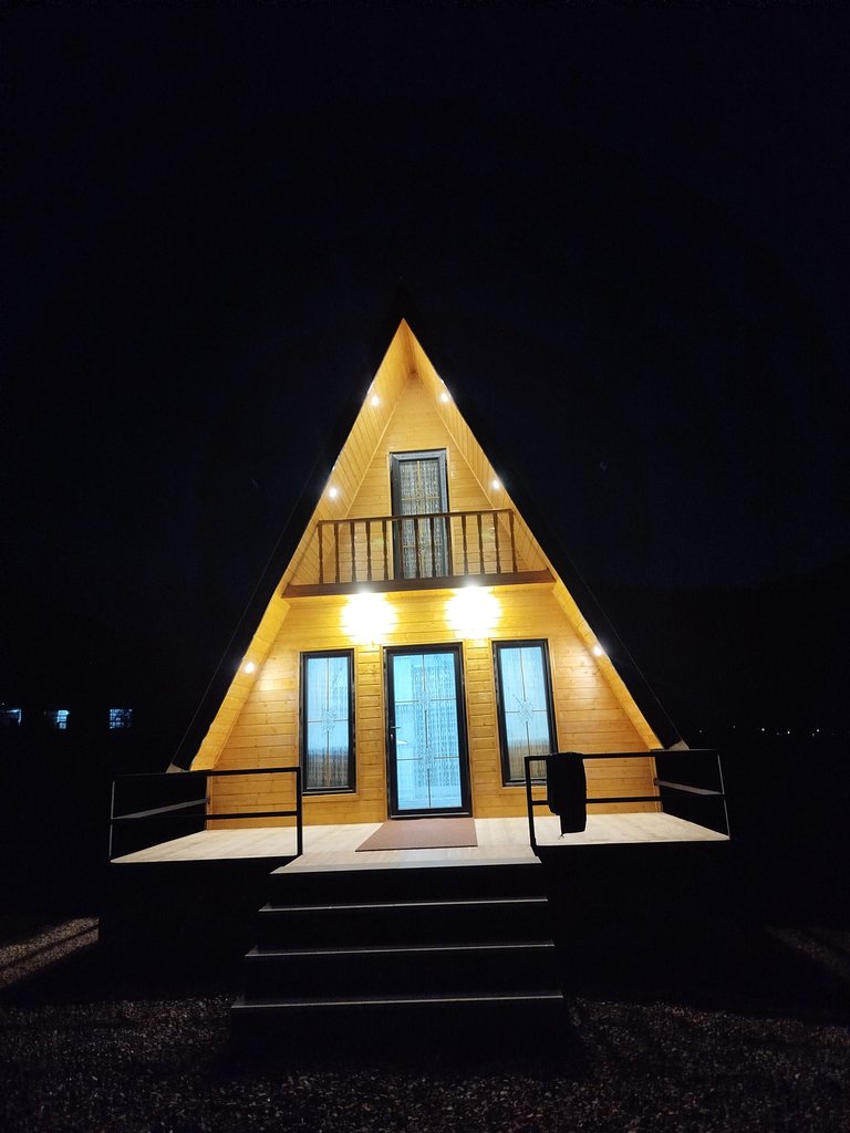 کلبه یک خوابه جنگلی سوئیسی مسعود