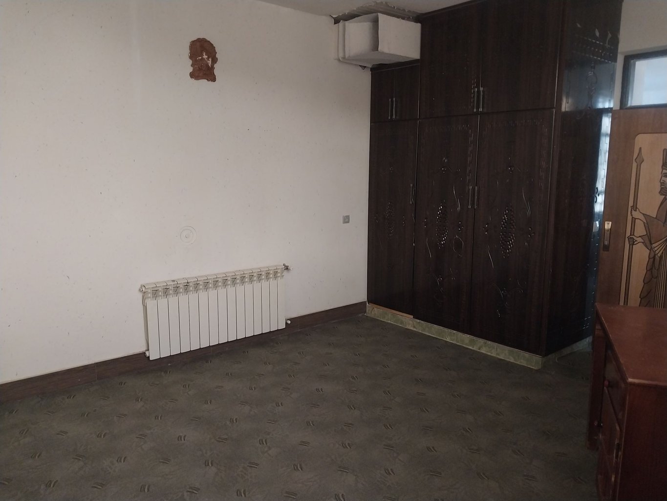 سوئیت دوخوابه باغ پرنده - اتاق خواب دوم با کابینت