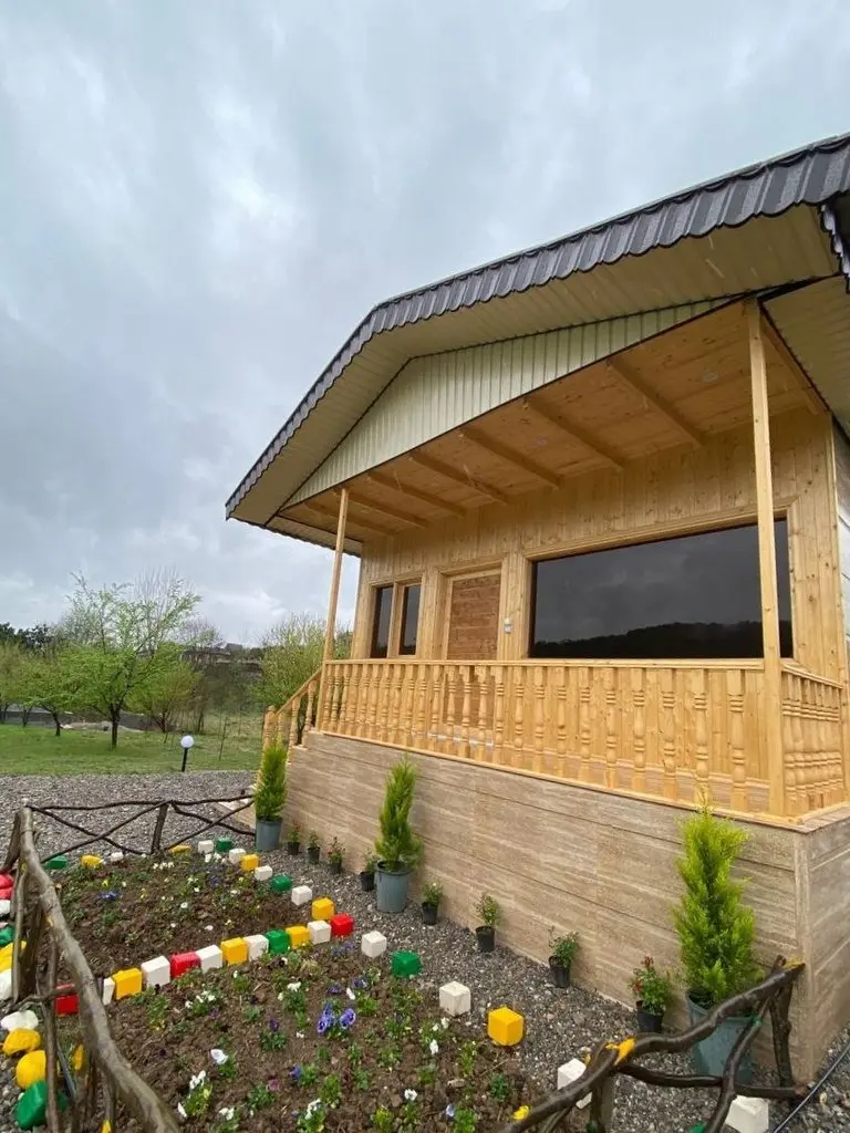 ویلا یک خوابه جنگلی چوبی توکان - نما