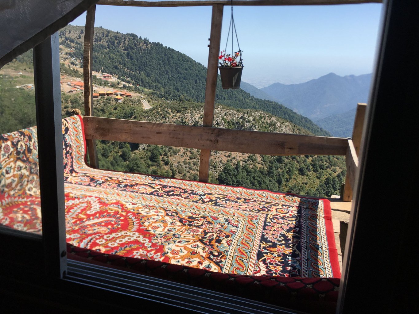 کلبه دوخوابه چوبی ییلاقی سوئه چاله