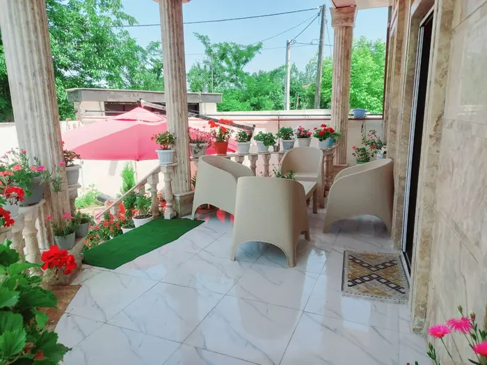 ویلا دوخوابه فرهان جاده قلعه رودخان - تراس جلو ویلا