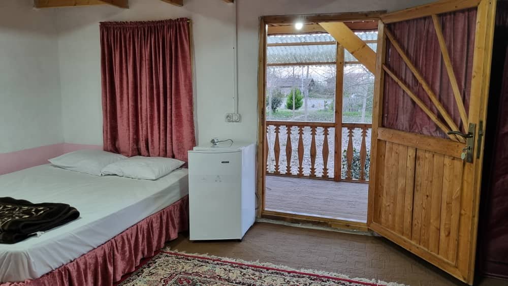 بومگردی باغ ريحان - كلبه ديلماي