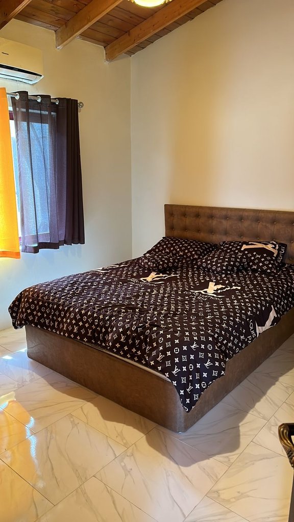 چهارخوابه هشت ستاره عدنان