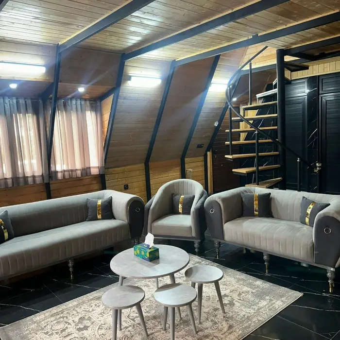 کلبه دوخوابه جکوزی دار درنیکا ۲ -  نمای مبلمان ۷ نفره [۳]