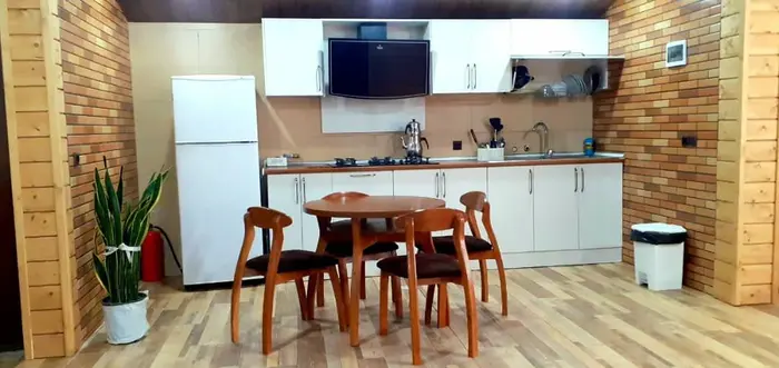 کلبه دوخوابه چوبی استخردار شونیشت