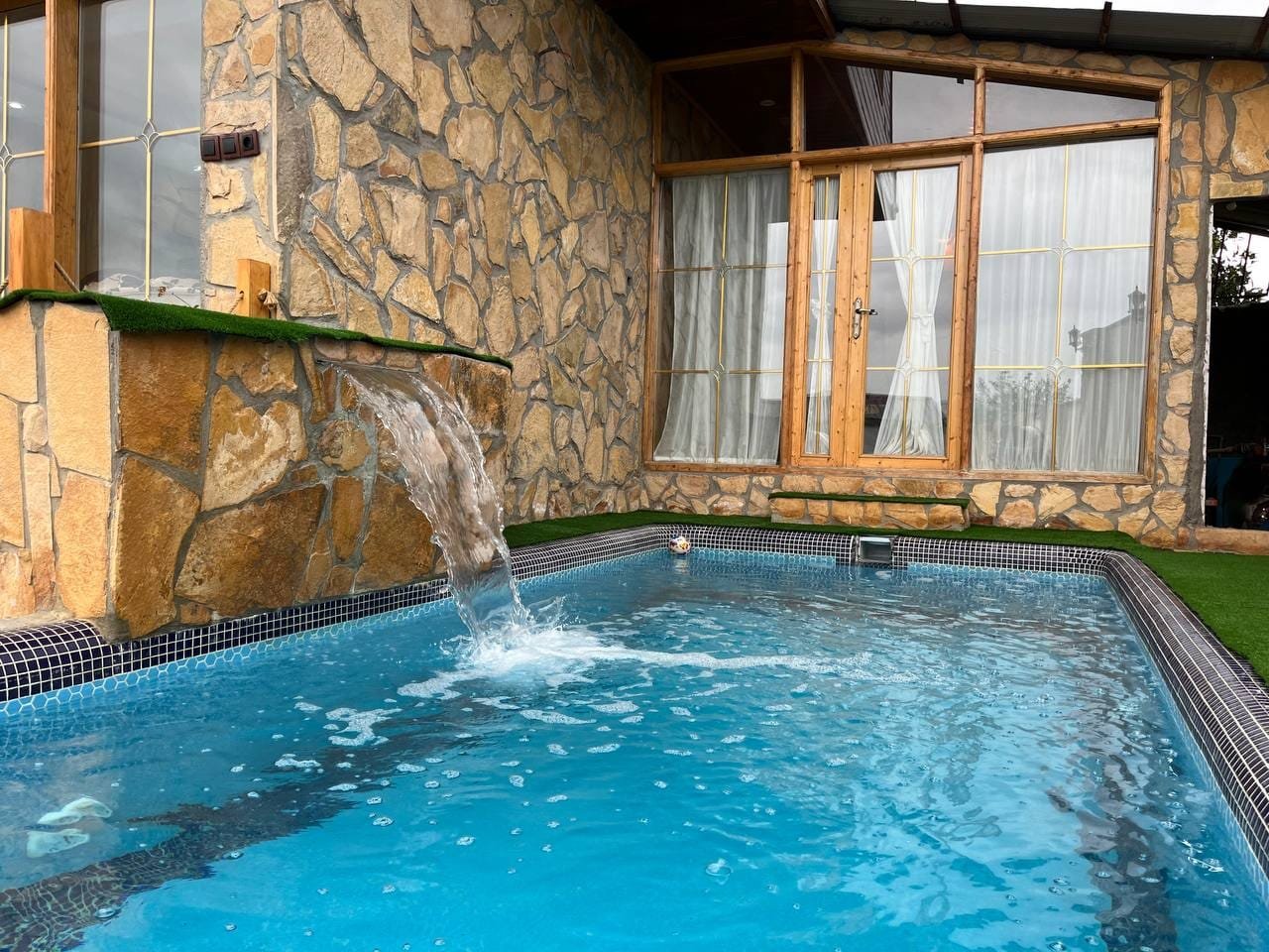 سه خوابه تریپلکس استخردار آبگرم وارش