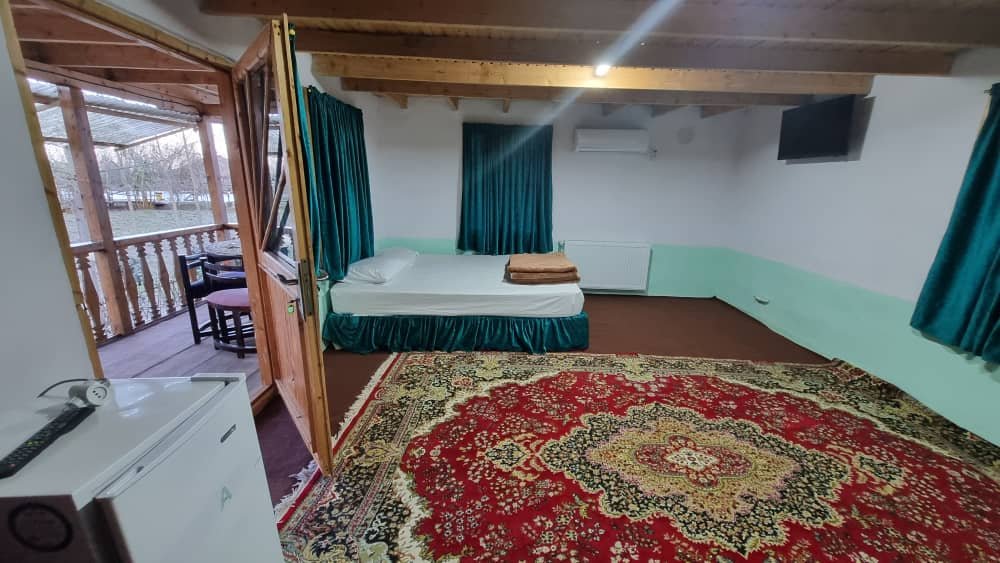 بوم گردی باغ ريحان - كلبه تي تي