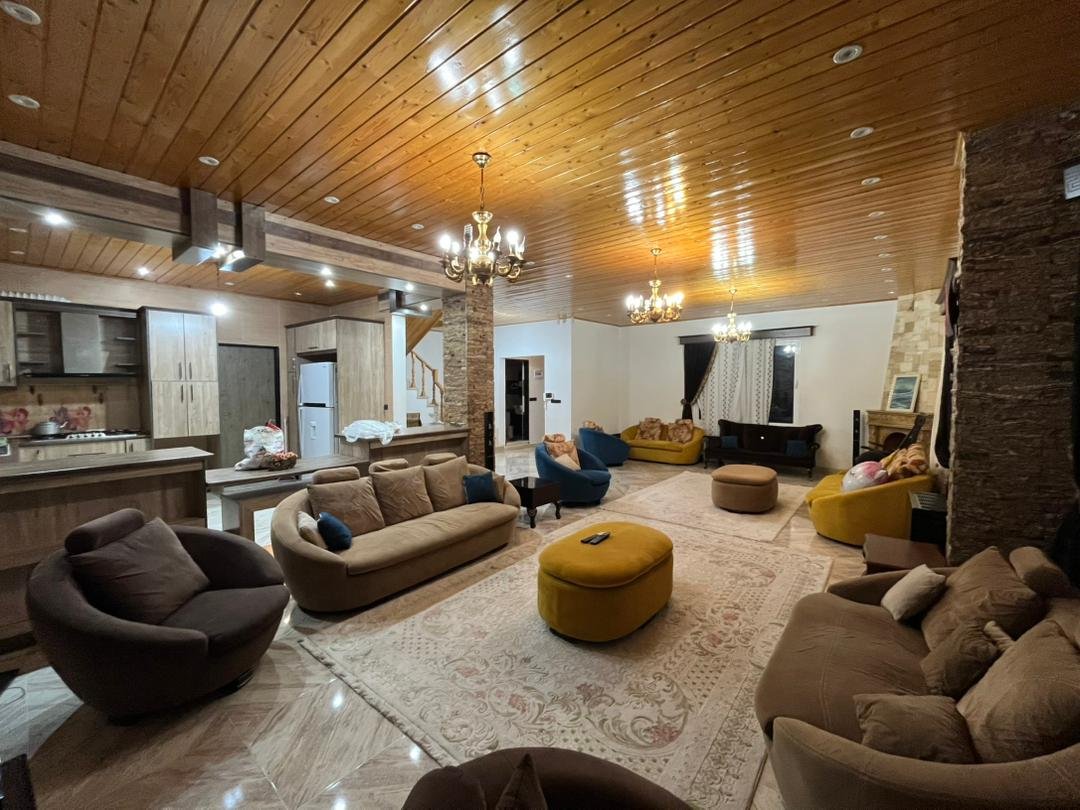 سه خوابه جنگلی استخردار آبگرم زنبق