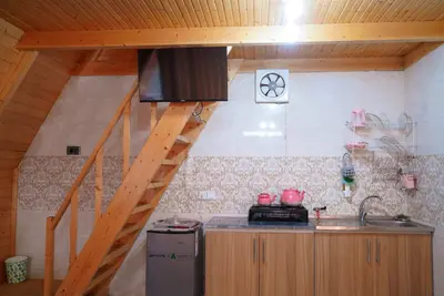 کلبه یک خوابه چوبی جکوزی دار باران ۲