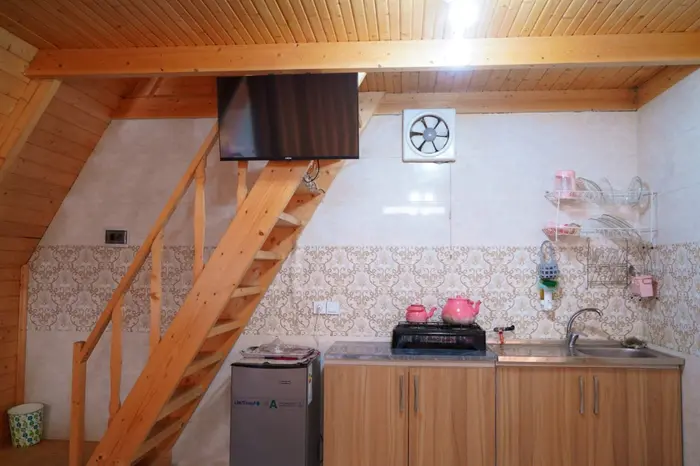 کلبه یک خوابه چوبی جکوزی دار باران ۲