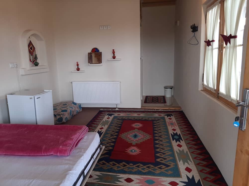 بومگردی باغ ریحان - کلبه عمارت صدرا ۳