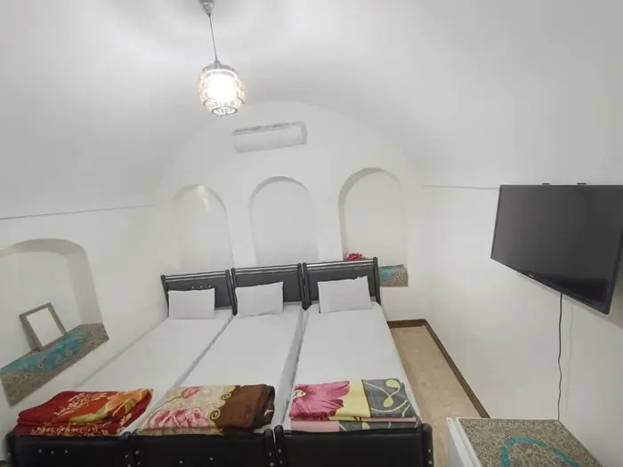 بوم گردی تاج الملوک - واحد یاس