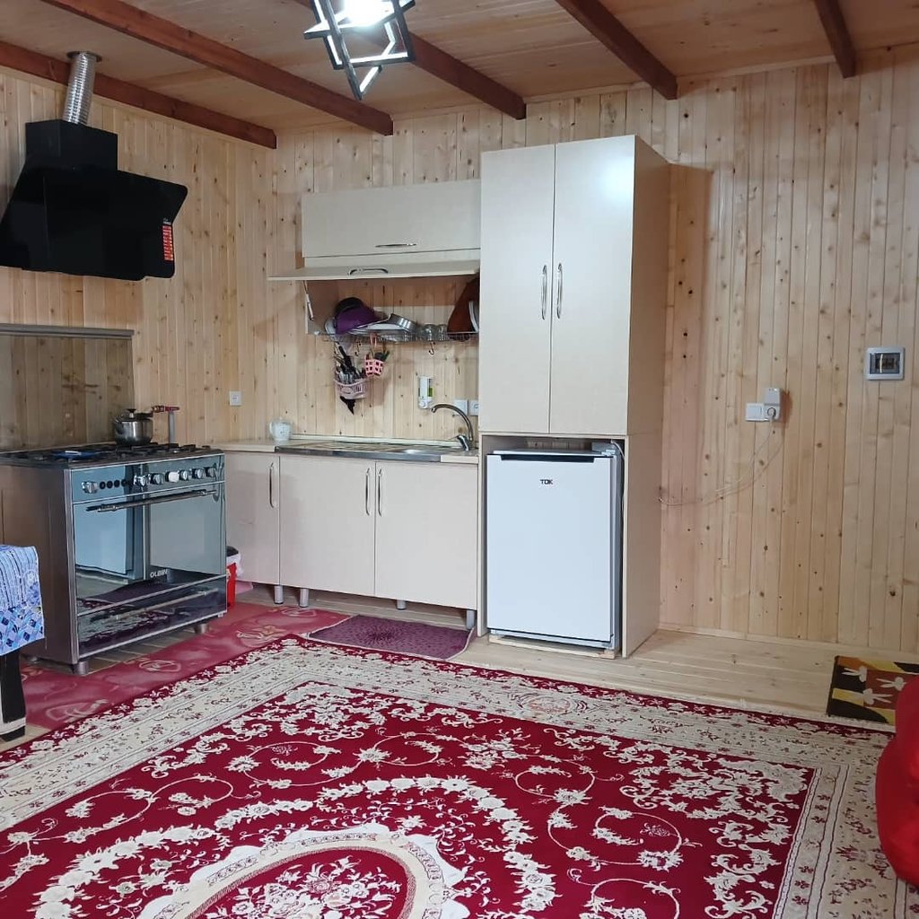 یک خوابه چوبی جنگلی اسپوک