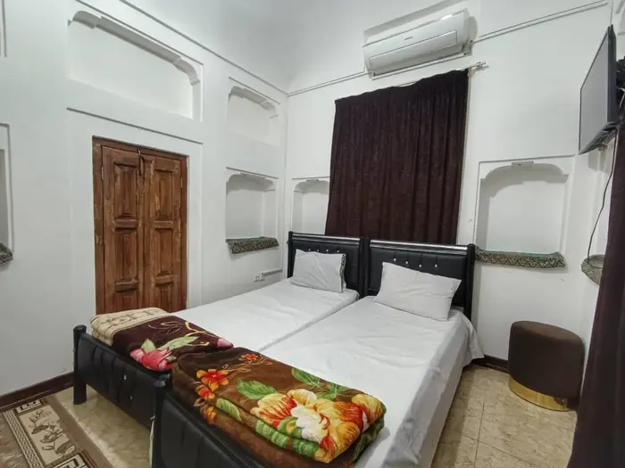 بوم گردی تاج الملوک - واحد شقایق