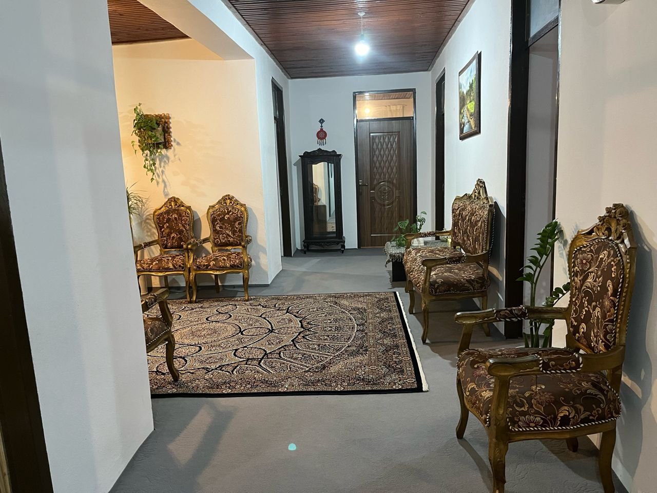 بومگردی زمانه - واحد سایه