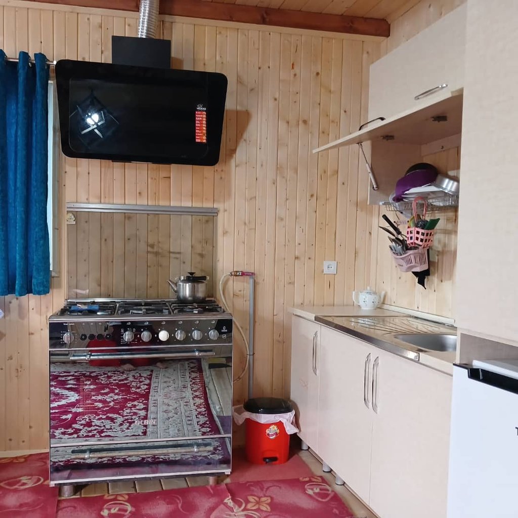 یک خوابه چوبی جنگلی اسپوک