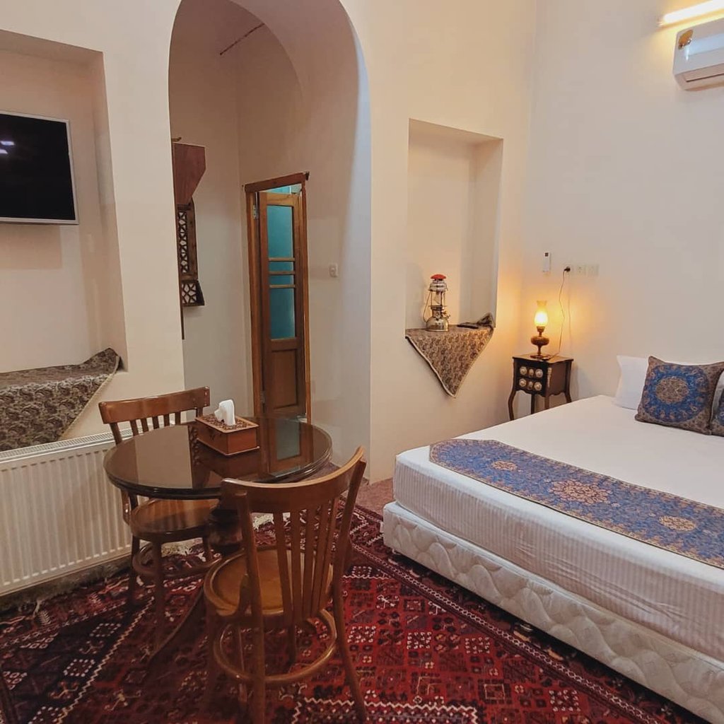 سرای ریحان - واحد ۱۱۱