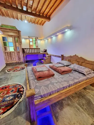 هاستل سنتی ماسوله - واحد چشمه طبیعی